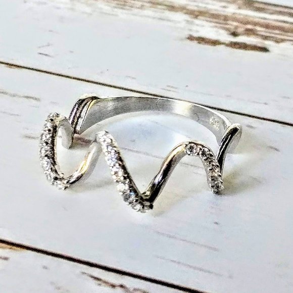 Sterling Ribbon Ring - Picture 2 of 6